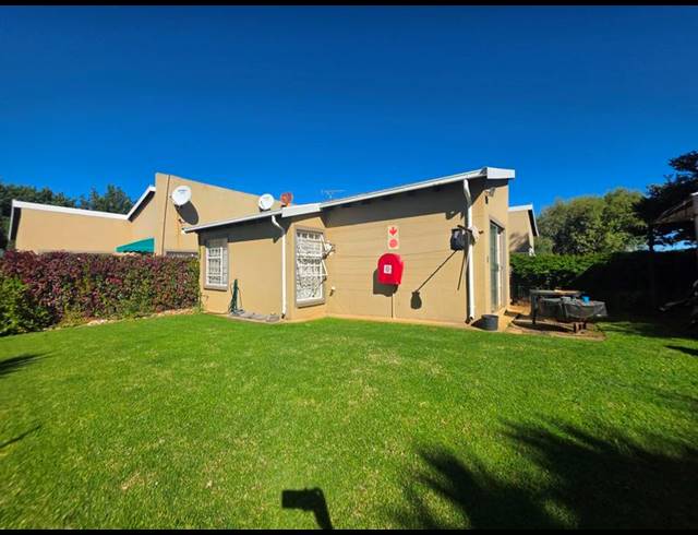 3 BEDROOM TOWNHOUSE FOR SALE IN MEYERSDAL